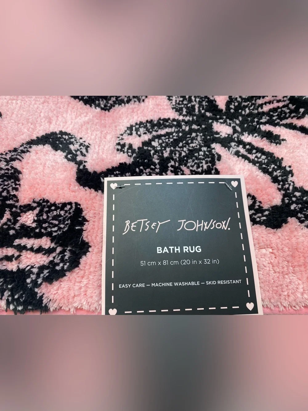 Betsey Johnson ❤️So soft Bow pattern Bath Rug Pink/Black  20x32”  New